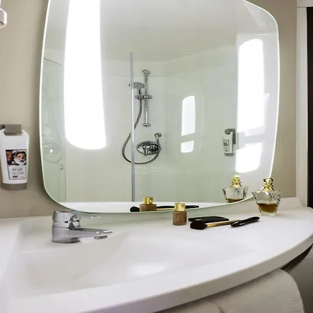 Ibis Centre Stopera 3*