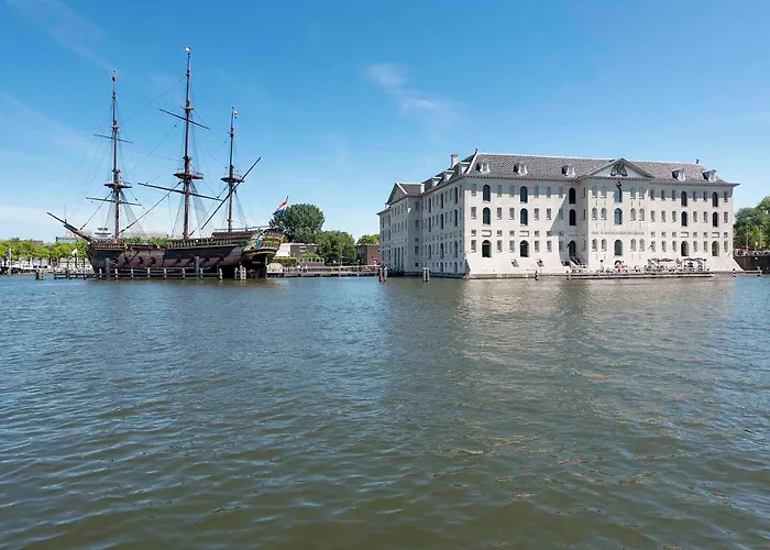 Ibis Centre Stopera 3*