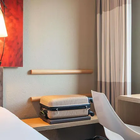 Ibis Centre Stopera Hotell 3*