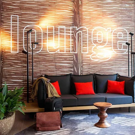 Отель Ibis Centre Stopera 3*