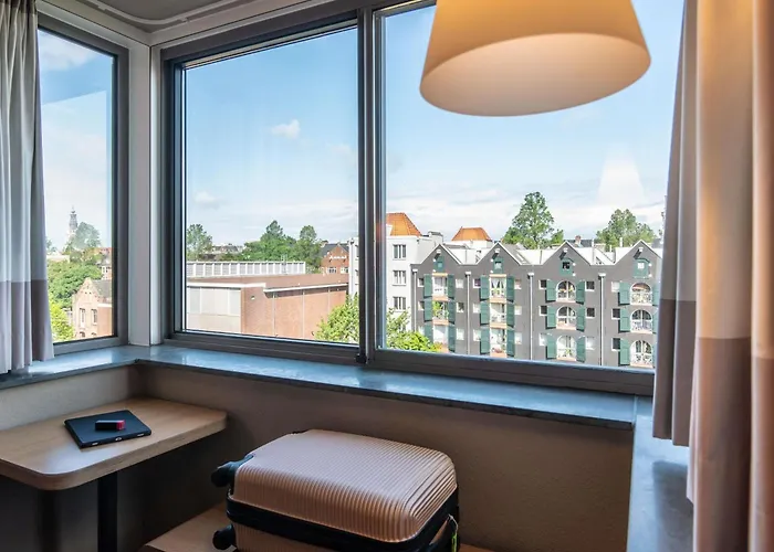 Hotel Ibis Centre Stopera 3*