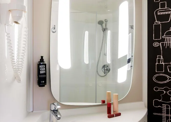 Ibis Centre Stopera 3*