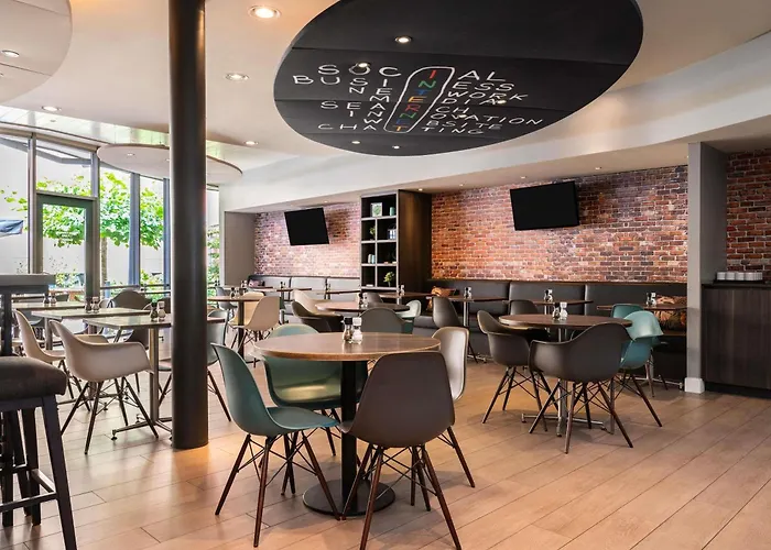 Отель Ibis Centre Stopera 3*