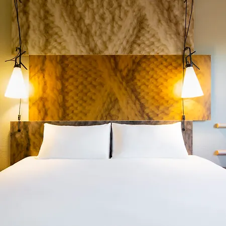 Hotel Ibis Centre Stopera 3*