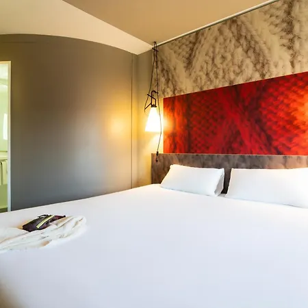 Hotel Ibis Centre Stopera 3*