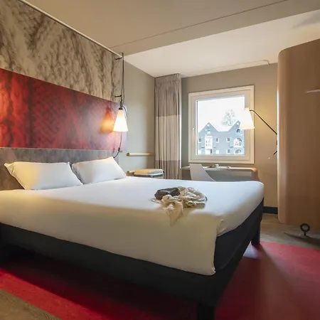Hotel Ibis Centre Stopera 3*
